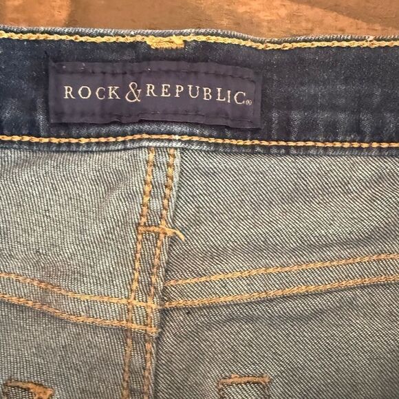 ROCK AND REPUBLIC JEAN SHORTS - Picture 2 of 4